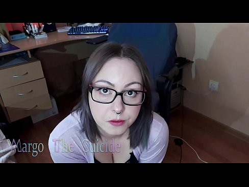 ❤️ Neska sexy betaurrekoekin dildoa zurrupatzen du kameraren aurrean ️ Etxeko pornoa pornoan eu.newsexxxx.ru ☑