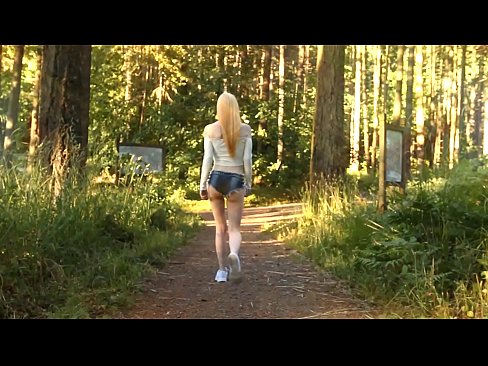 ❤️ Emakume ederra poliki mugitzen da, ez biluzik bideoa ️ Etxeko pornoa pornoan eu.newsexxxx.ru ☑
