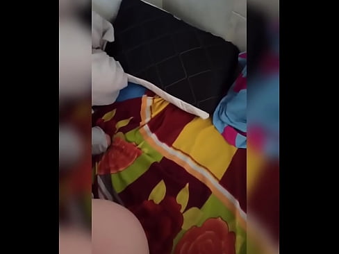❤️ Nire gelakidea etxean bakarrik geratzen da, bere senarra oporretara joaten delako eta nik izorratzeko eta ipurdia esnez betetzeko aprobetxatzen dut ️ Etxeko pornoa pornoan eu.newsexxxx.ru ☑
