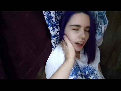 ❤️ Nire ahizpa armairuan aurkitu eta lagundu zion esperma ️ Etxeko pornoa pornoan eu.newsexxxx.ru ☑